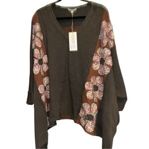 BlueVelvet Large Flower Power Daisy Brown Tunic Top